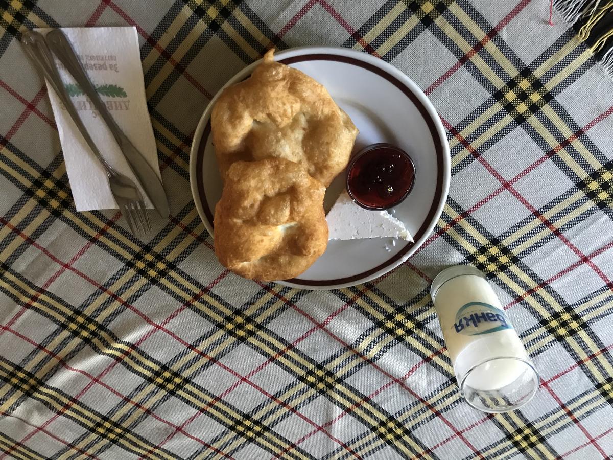 Hotel Divetsite Sliven エクステリア 写真